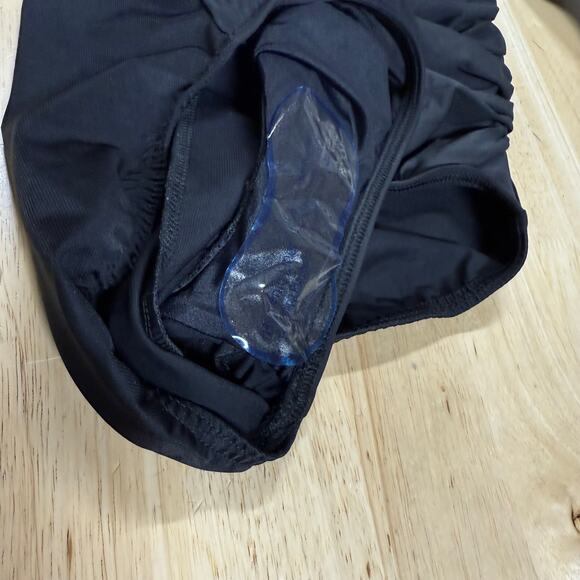 MIRACLESUIT NWT Black Palisades One Piece Swimsuit Size 14 Shirred Slimming - Picture 12 of 13